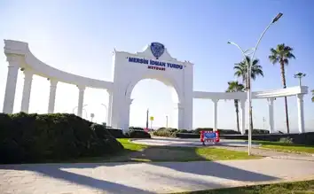 Mersin Sahil Meydanları Yenileniyor