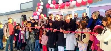 Muradiye'de Yeni Yüzme Havuzu Açıldı