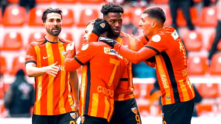 Kayserispor, 4 Maçta 8 Puanla Yükseliyor!