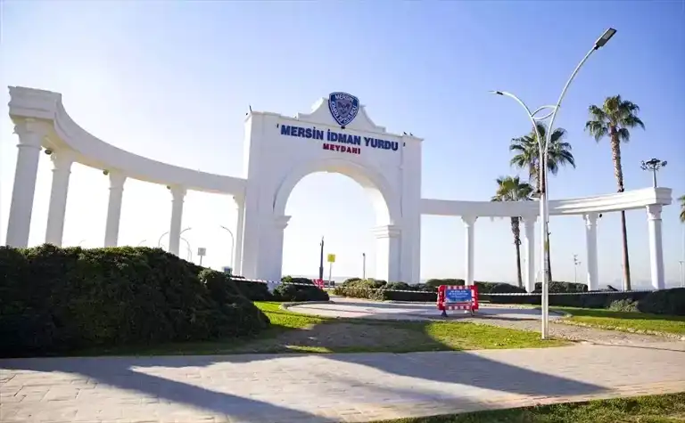 Mersin Sahil Meydanları Yenileniyor